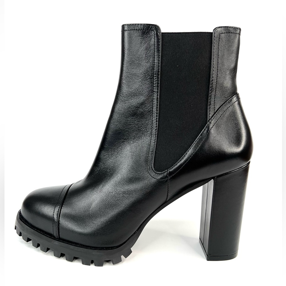 Stuart Weitzman Wenda Chelsea Lugged Ankle Leather Booties US 9.5 - EU 40 - Picture 1 of 10